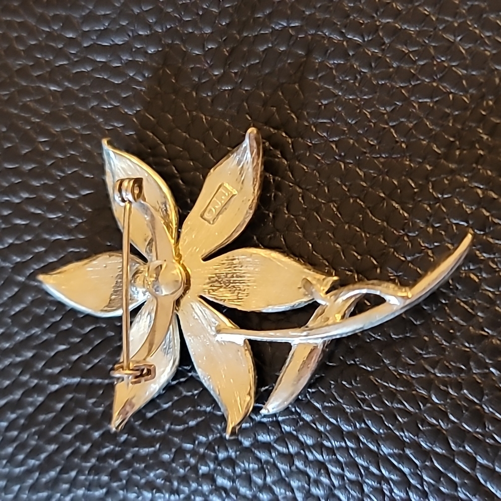 J.J. brooch - Picture 3 of 5
